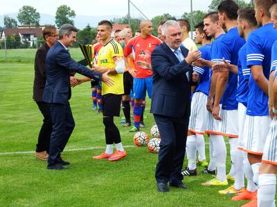 Obraz 15: Puchar Fair Play dla GKS Radziechowy-Wie...