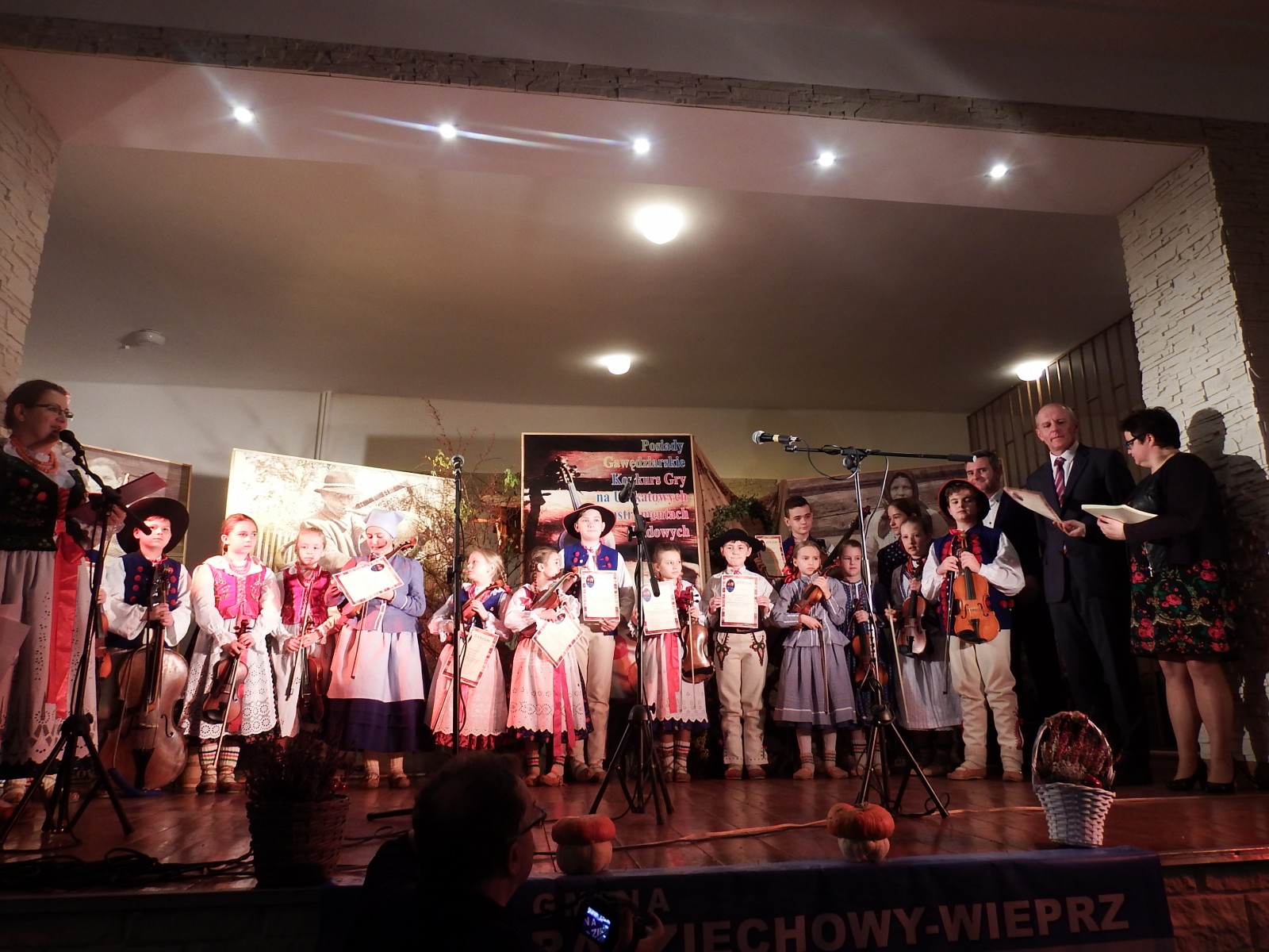 Nagrody z XXVI Posiadów Gawędziarskich i XXVIII Konkursu Gry na Unikatowych Instrumentach Ludowych rozdane!