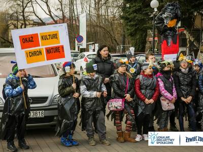 Obraz 14: ''ŚWIAT NISZCZONY GLOBALNIE – RATUJ LOKA...