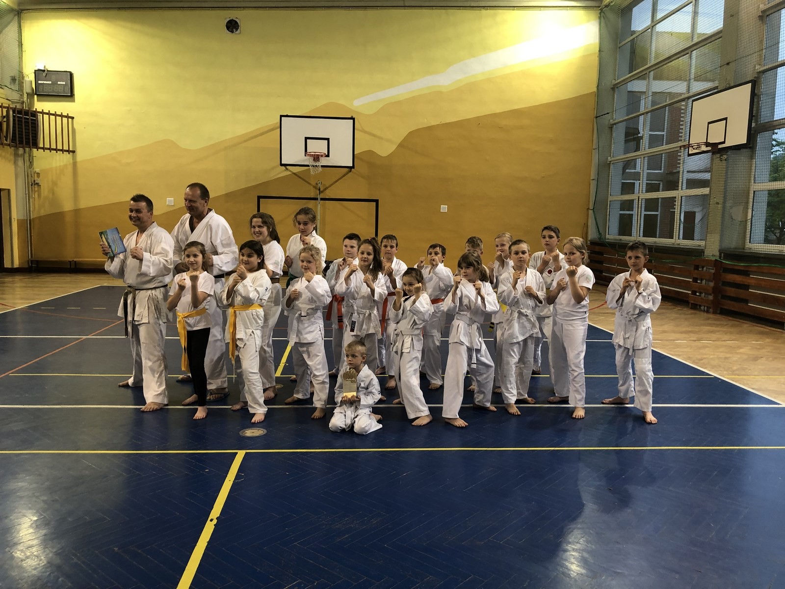 INTERESUJĄCE WARSZTATY Z  MISTRZEM KARATE