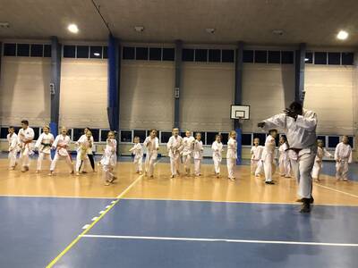 Obraz 33: OŻYWCZA  LEKCJA  AFRYKAŃSKIEGO KARATE W ...