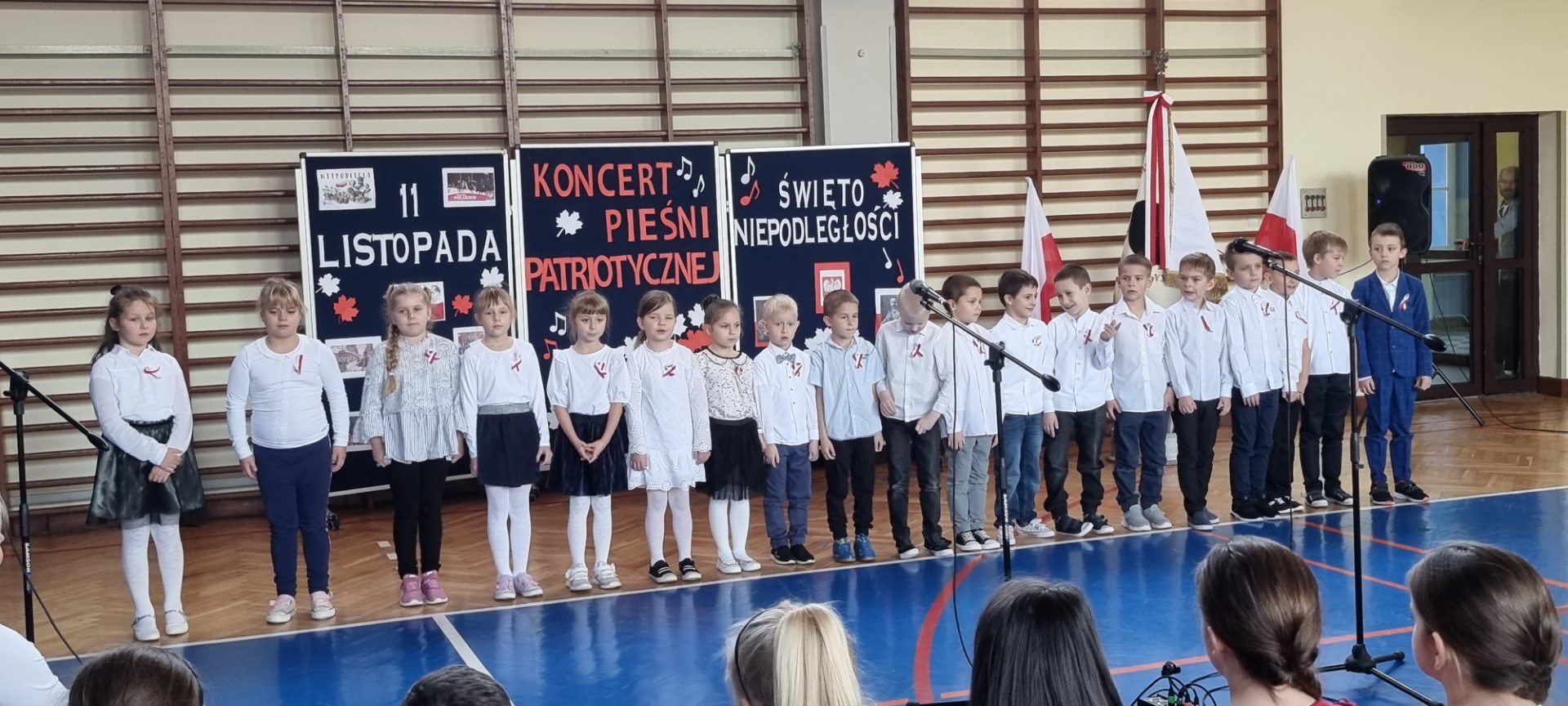 Koncert Pieśni Patriotycznych w Szkole Podstawowej im. ks. prał. St. Gawlika w Radziechowach