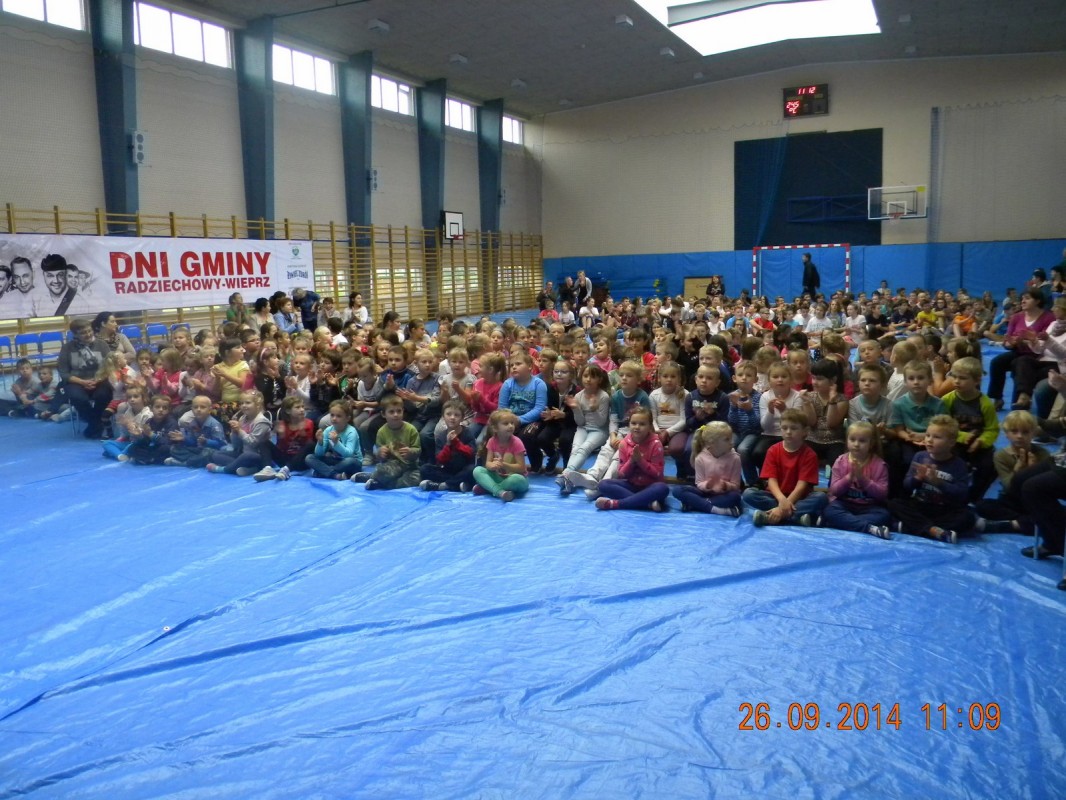 Pokaz pierwszej pomocy oraz zajęcia na temat ergonomii pracy ucznia