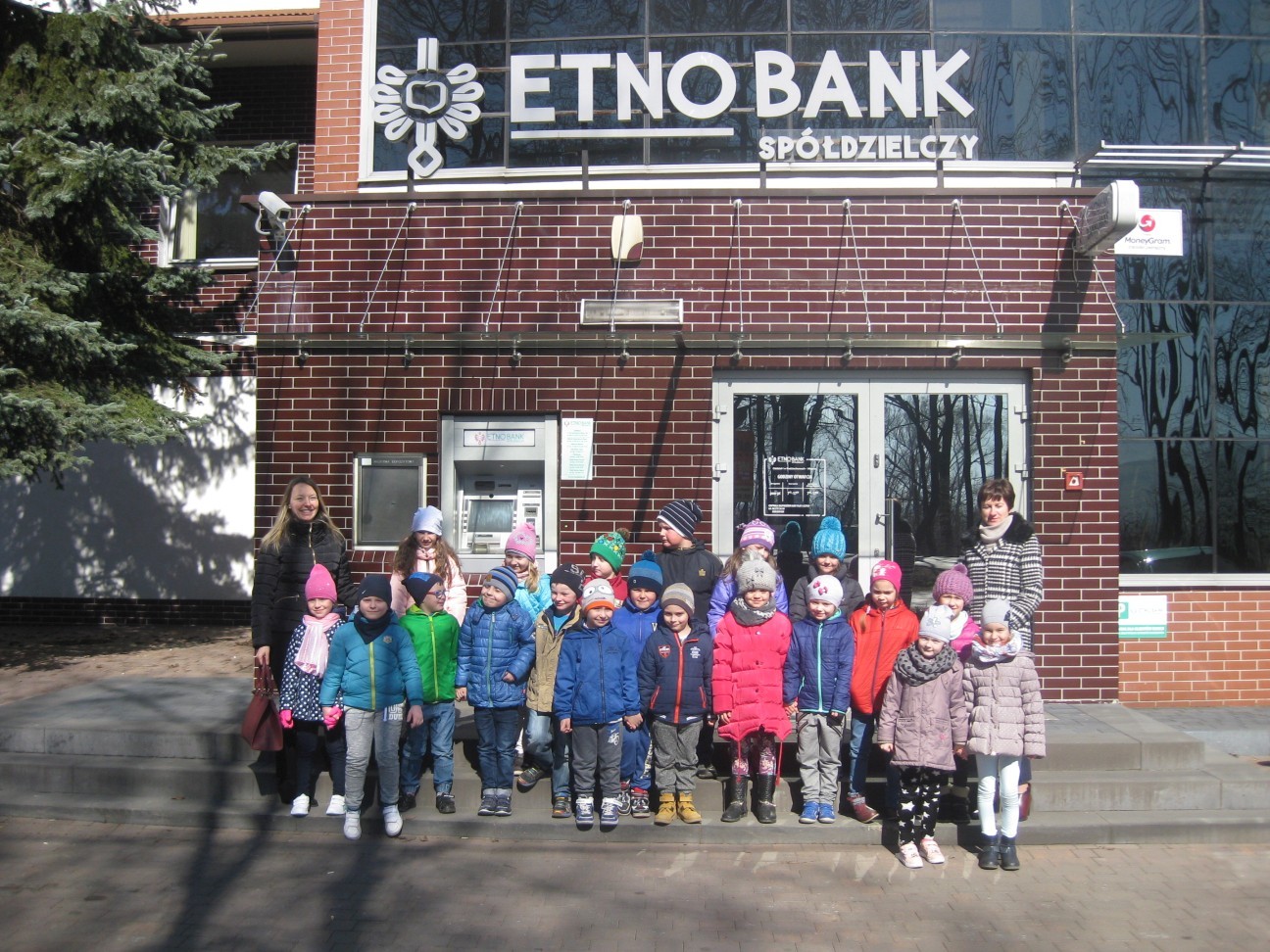 Jesteśmy Blisko Ciebie również w przyszłości -wycieczka przedszkolaków do ETNO Banku Spółdzielczego