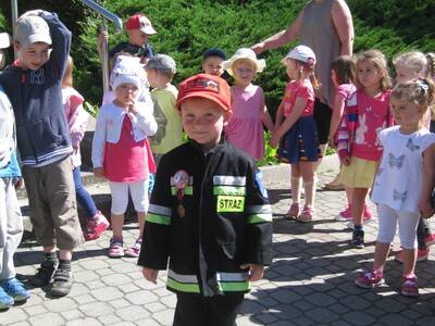Obraz 3: Radziechowscy strażacy przedszkolakom