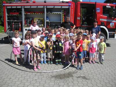 Obraz 15: Radziechowscy strażacy przedszkolakom