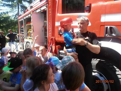 Obraz 33: Radziechowscy strażacy przedszkolakom