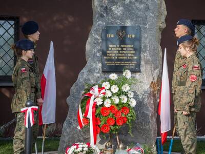 Obraz 111: 100 LAT WOLNOŚCI - Obchody stulecia odz...